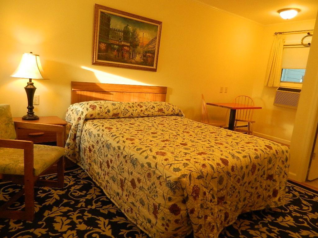 Twin Oaks Motel มานาสควาน ภายนอก รูปภาพ